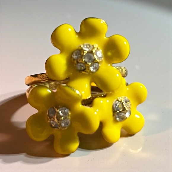 Jewelry - Golden Bloom Floral Ring